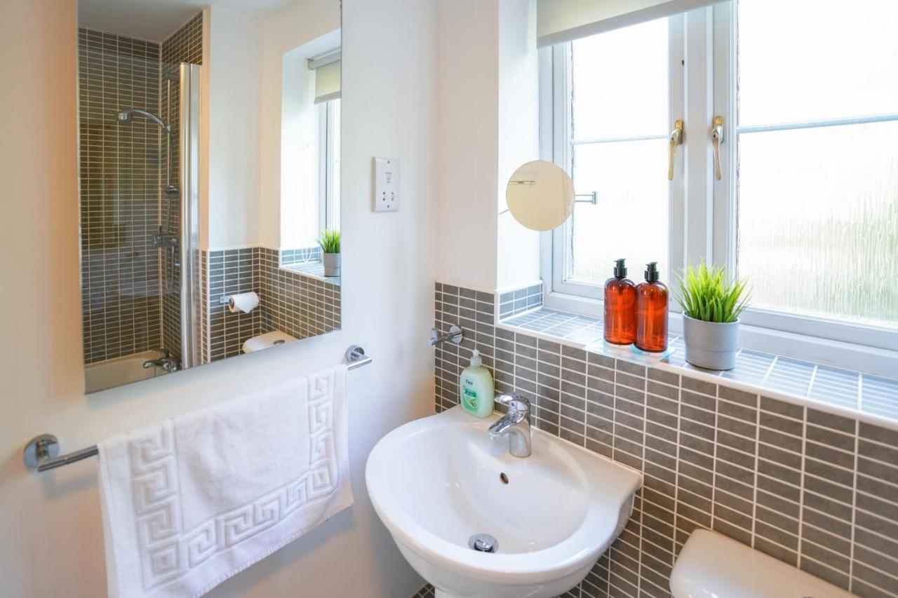 Stylish Apartment With Private Parking Κάρντιφ Εξωτερικό φωτογραφία