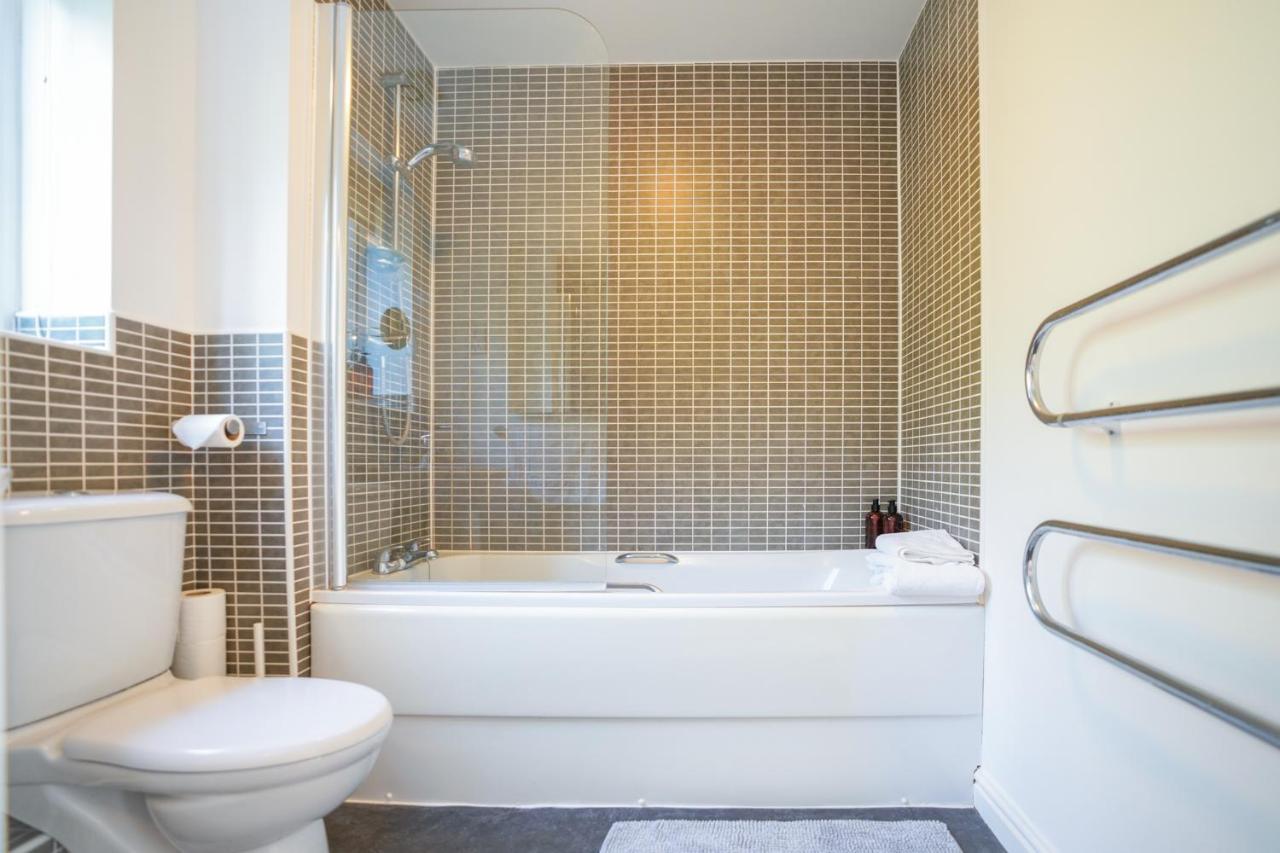 Stylish Apartment With Private Parking Κάρντιφ Εξωτερικό φωτογραφία